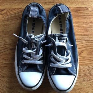 Converse Chuck Taylor shorelines size 7